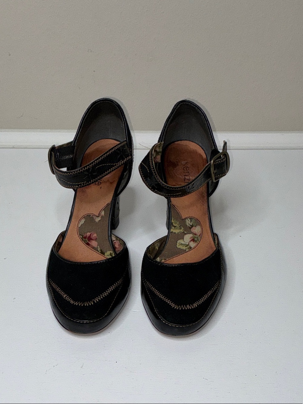 Kenzie Kayna Black Suede/Leather Ankle-Strap Heels Floral Cut Out In Leather Sz8